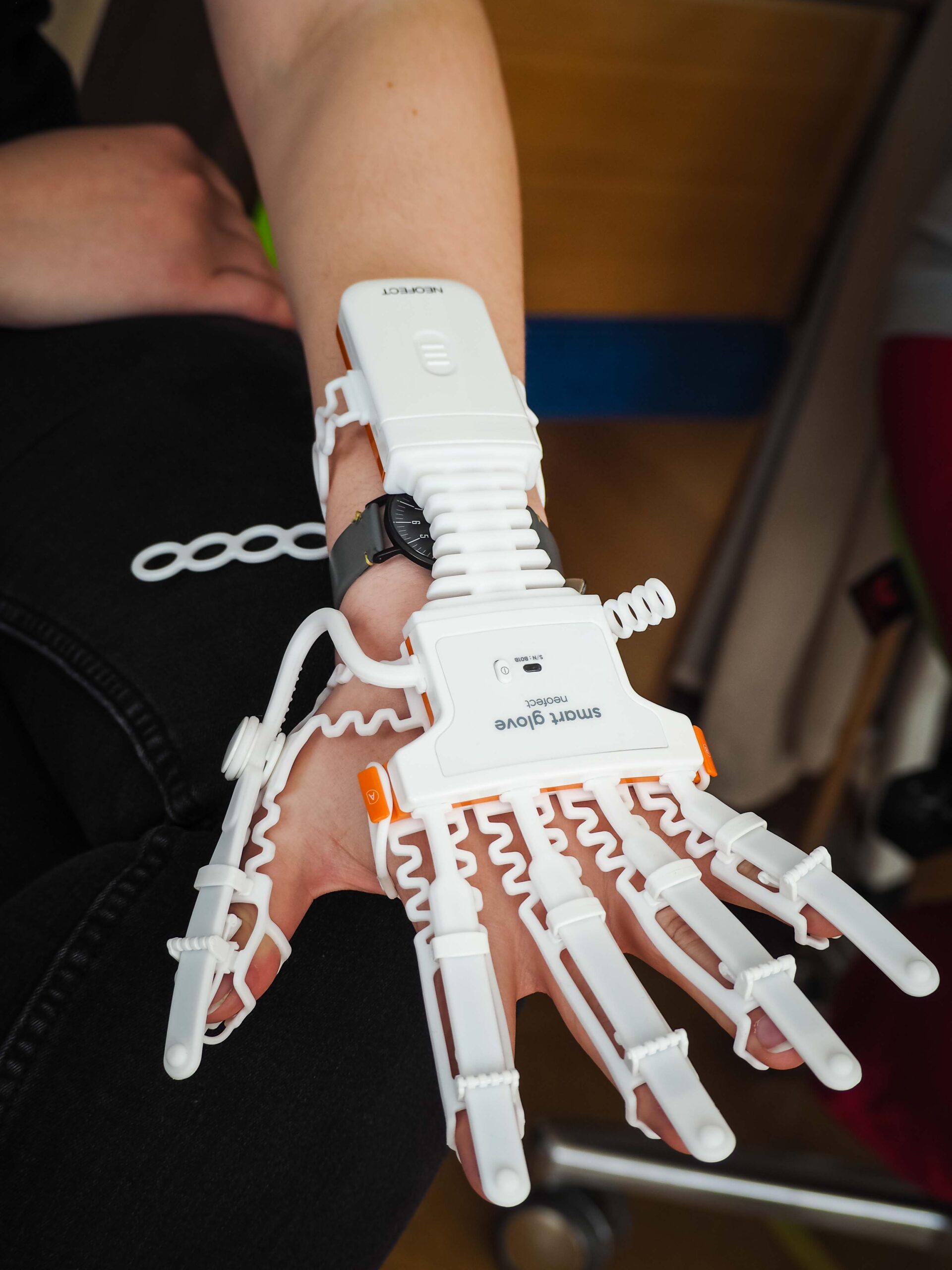Fingerstrecken mithilfe des Smart Glove